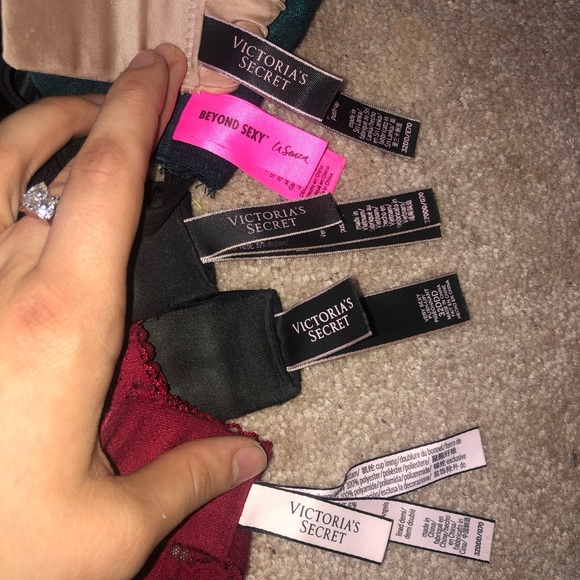VICTORIAS SECRET BRA BUNDLE👙 - Picture 2 of 7